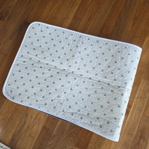 Laundey Mat - Picture 3 of 3